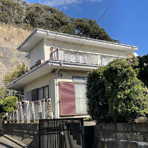 リノベか建て直しか 鎌倉 Home